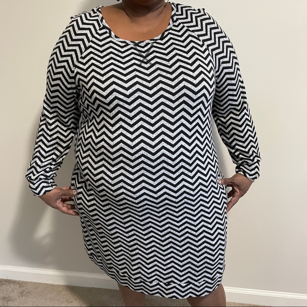 Zigzag Gray and Black Long Sleeve Dress| Tacera